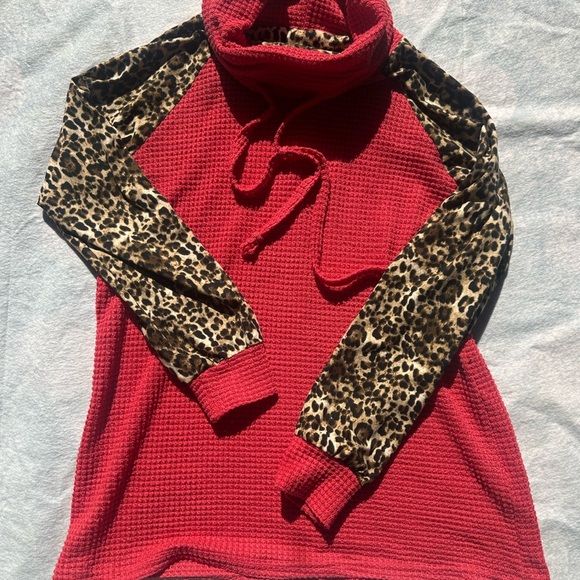 Andthewhy Women’s Leopard Sleeve Pink Cowl Neck Waffle Knit Sweater Size medium - Picture 2 of 8
